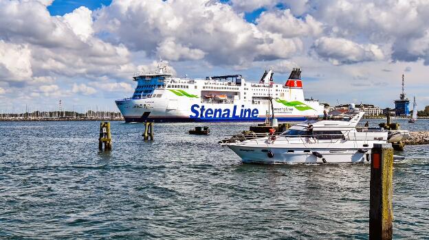 Fähre SKÅNE (IMO: 9133915) von Stena Line in Warnemünde, Deutschland