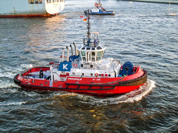 RT ZOE (IMO: 9333888) von KOTUG International in Hamburg