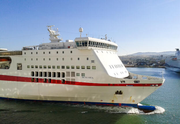 Fähre CRUISE BONARIA (IMO: 9204063) von Tirrenia in Civitavecchia, Italien