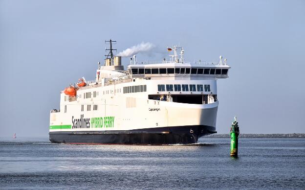 Fähre COPENHAGEN (IMO: 9587867) von Scandlines in Warnemünde, Deutschland