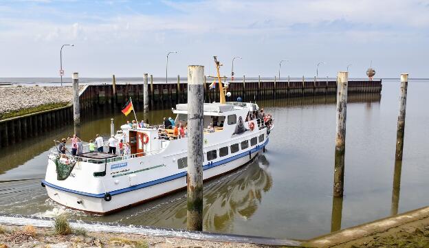 Fahrgastschiff ADLER II (MMSI: 218037720) in Tönning, Deutschland