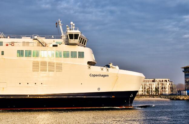 Fähre COPENHAGEN (IMO: 9587867) von Scandlines in Warnemünde, Deutschland