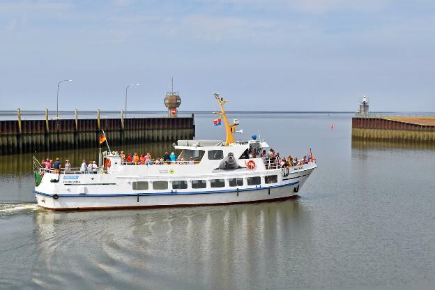 Fahrgastschiff ADLER II (MMSI: 218037720) in Tönning, Deutschland