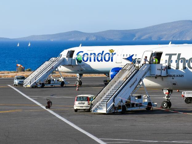 Airbus A321 von Condor und Thomas Cook in Heraklion (IATA-Code: HER)